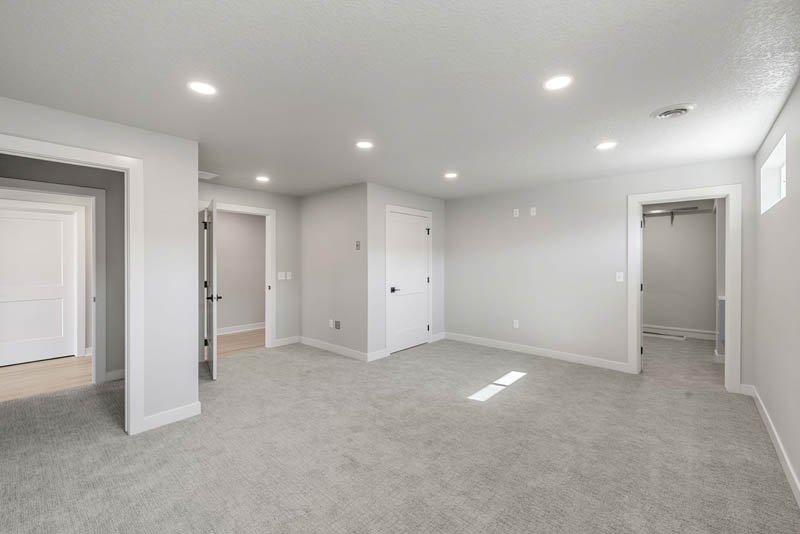 103 E 1st St , Ankeny-13