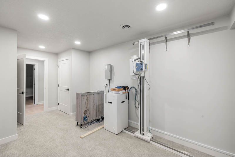103 E 1st St , Ankeny-14