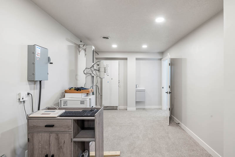 103 E 1st St , Ankeny-16