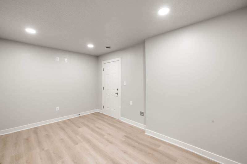 103 E 1st St , Ankeny-18
