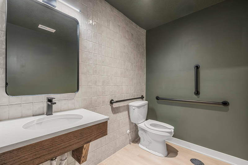 103 E 1st St , Ankeny-19